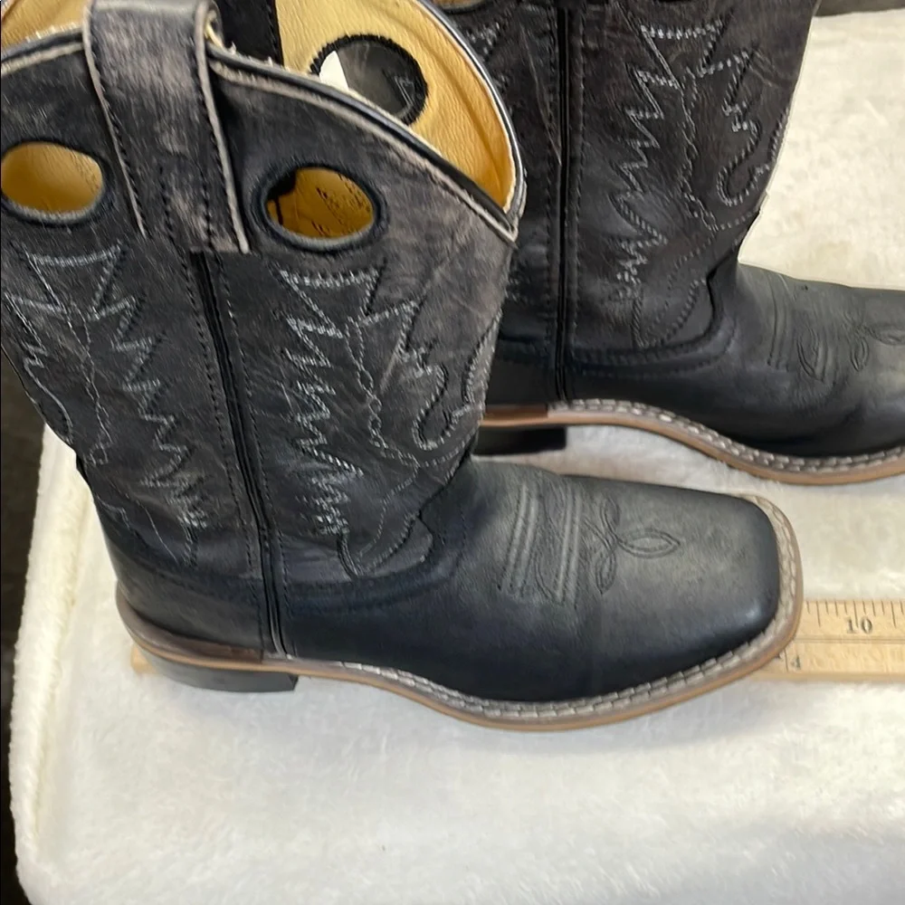 Black Western Boots with Square Toe and Sturdy‎ Soles
